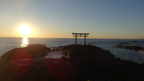 茨城 朝日×鳥居の神々しい絶景！「大洗磯前神社」で日の出を見てきたNAVITIME Travel