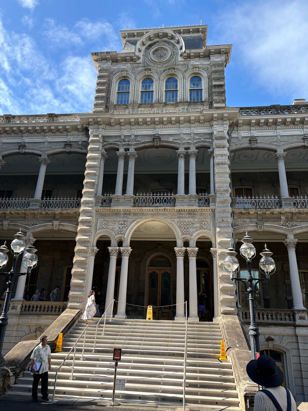 ハワイ「イオラニ宮殿で‟夜のツアー”開催」 - Hawamii