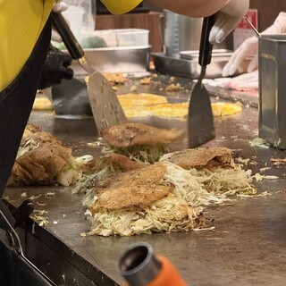 蕎麦おざき 福岡 薬院 ◥·̆̈◤ ࿉∥soba∥◥·̆̈◤ ࿉∥ わいわいオトナの二次会٩ ˊᗜˋ* و♪ 久しぶりの蕎麦おざきさんへお蕎麦と天ぷら そしてお酒✨️ 昼飲み✨️本マグロ鴨玉子焼 美味しかった.•♬ 写真撮り忘れてる｡｡自家製らっきょからすみ湯葉刺し
