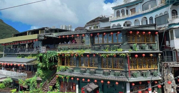 世界で2番目に美しい駅」に行くComplex Catenary