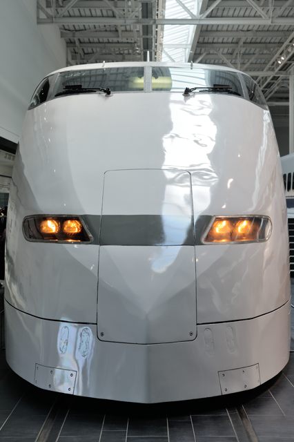 進化する素材 熟練工手作りだった新幹線 : 〜2014 読売新聞が撮った夢の超特急 新幹線の半世紀: 新幹線 半世紀の旅 : 読売新聞