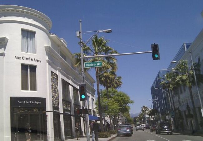 ロデオ ドライブ - ロサンゼルスのおすすめショッピング・お土産・買い物スポット現地を知り尽くしたガイドによる口コミ情報 トラベルコ