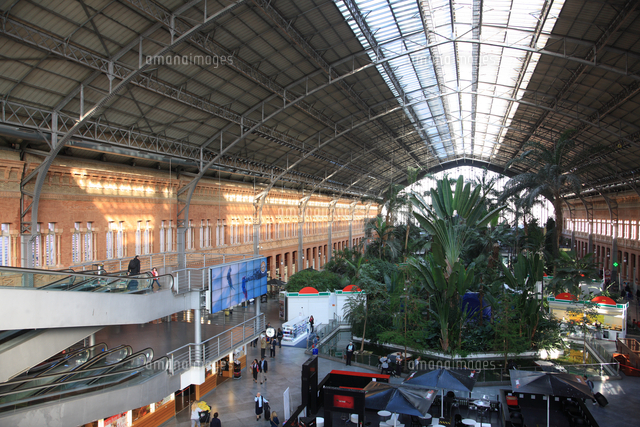 アトーチャ駅 マドリード スペイン 都市 木々 建築 写真背景 無料ダウンロードのための画像 - Pngtree