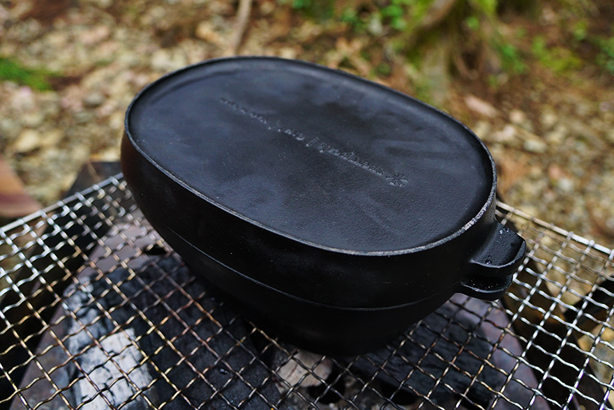 ダッチオーブンでキャンプ料理はむしろ楽になる！魅力・使い方・簡単レシピを紹介。湘南で暮らすキャンパーのブログ