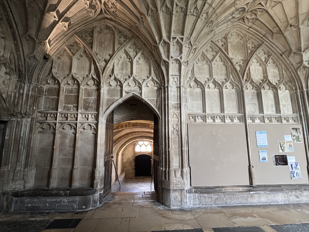 ハリー・ポッターに登場するロケ地13選。ホグワーツのモデルとなったお城も