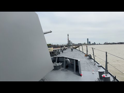 海上自衛隊ミサイル艇はやぶさ新潟西港見学ライブ続き2022年4月30日