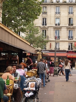 Amazon.co.jp: ノスタルジックなパリの街並みのアート絵画、キンケードスタイルの19世紀の街の夜景のオリジナルアート作品24点、パリの光の街の 壁アート、大学教師による手描きのエレガントな室内装飾 : ホーム＆キッチン