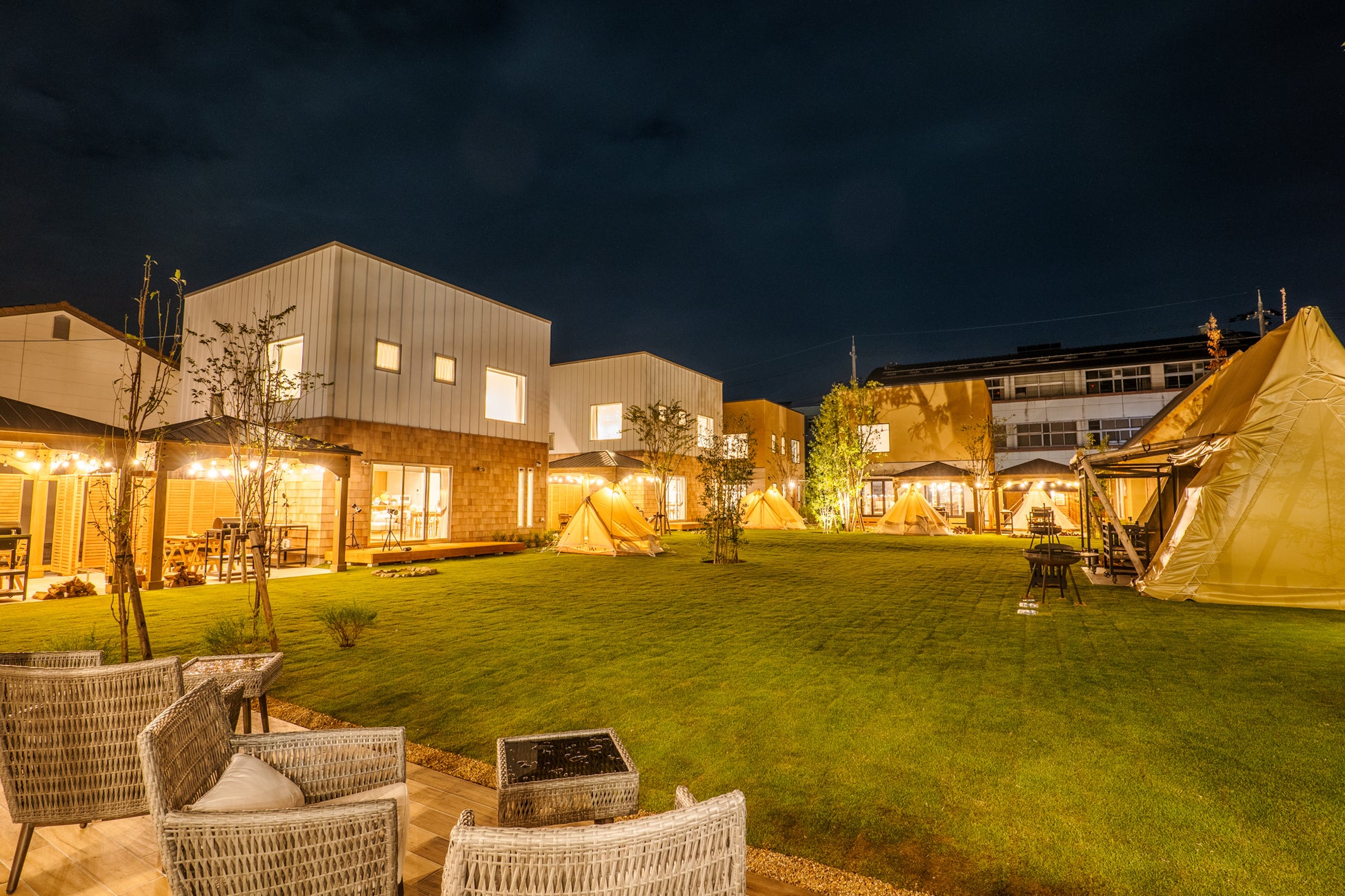 青森県グランピングおしゃれ！料金安い？むつ市や冬旅、愛犬OK・コテージ・温泉・サウナ・十和田湖・弘前