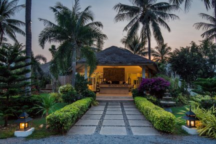 プラヤーナコーン洞窟 ホアヒンの幻想的なパワースポット！行き方や注意点まとめBANGKOK GIRLS NOTE BYぷくこ〜女子のためのタイ・バンコク完全ガイド