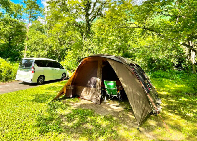 キャンプでトコトン遊びつくす最強のファミリーカー！2005y ハマーH2 ライオンハート