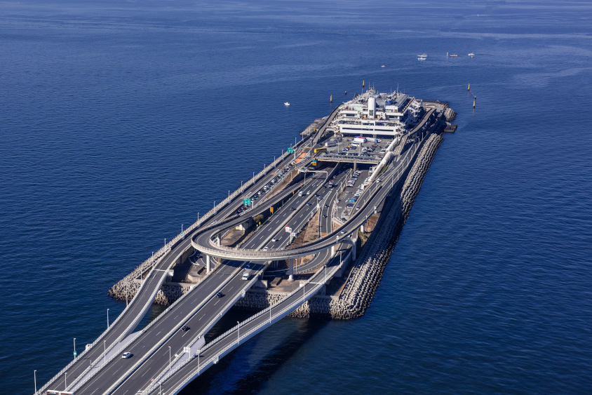 特集：開通した東京湾アクアライン ｢風の塔」には何がある？