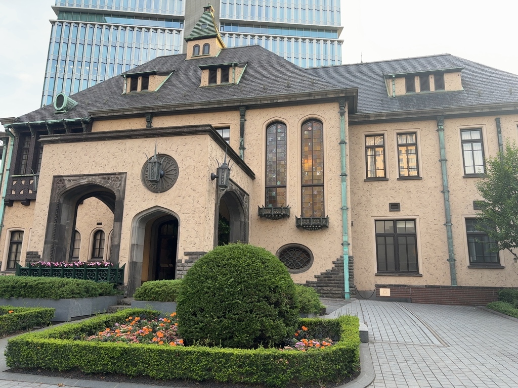 赤坂プリンス クラシックハウス」前のイルミネーション - 赤坂経済新聞