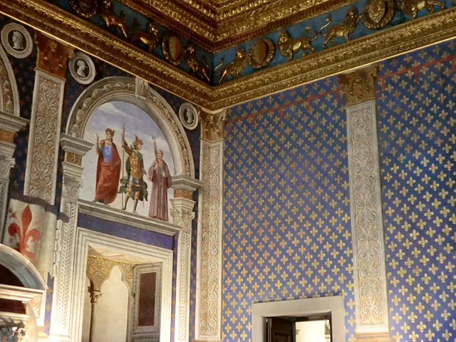 ヴェッキオ宮殿 - ライセンスガイドが紹介・クーポラと雲