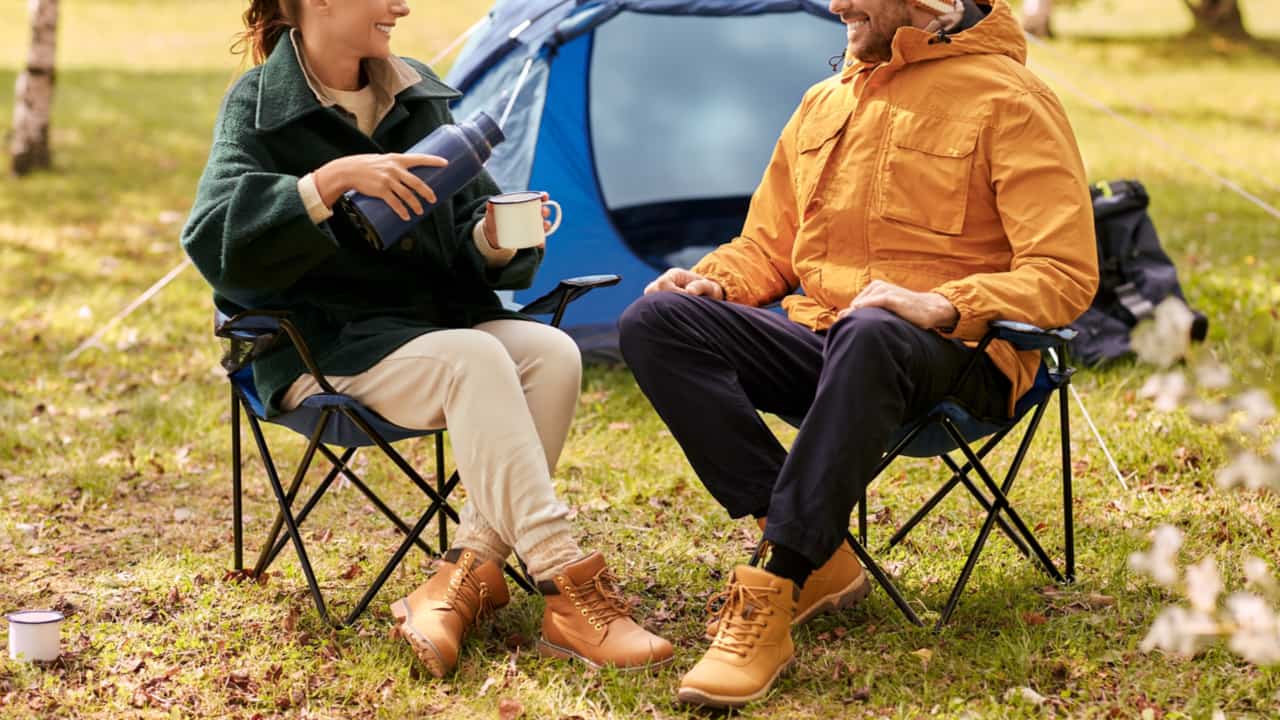 春キャンプどんな服装が正解？ コロンビア・ロゴス・チャムス・ワークマンのおしゃれスタッフがおすすめ最新コーデを紹介！ - ハピキャンキャンプ ・アウトドア情報メディア