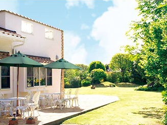 江津湖のほとりで、自然を見ながらくつろげるカフェ♪Holidayホリデー