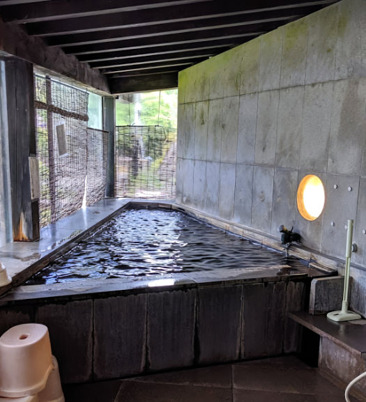 山形 銀山温泉 共同浴場 しろがね湯 - 秘湯宿.com