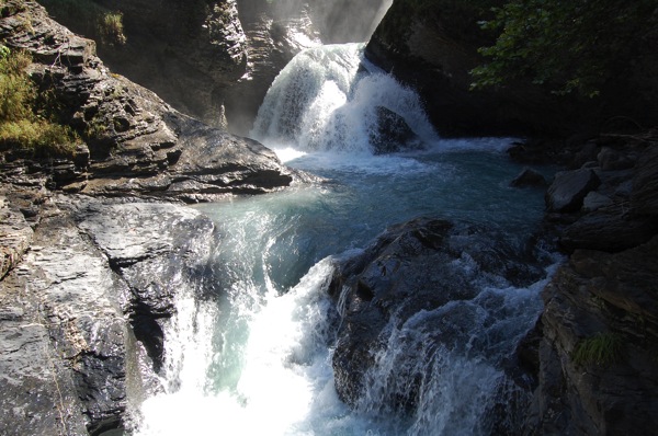 ホームズ最期の地・ライヘンバッハの滝とホームズ博物館 スイス・マイリンゲンJOEのガメツいヨーロッパライフ