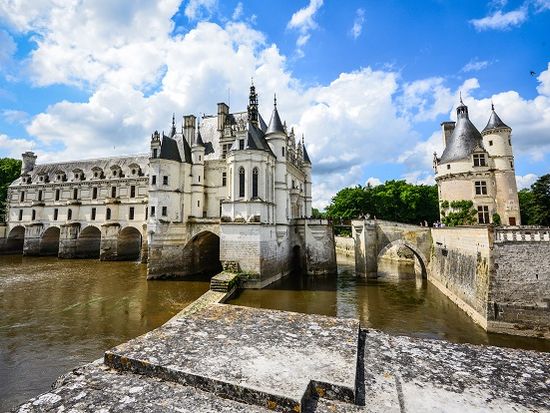 ロワール渓谷の古城めぐり 音声ガイド付き- Hellotickets