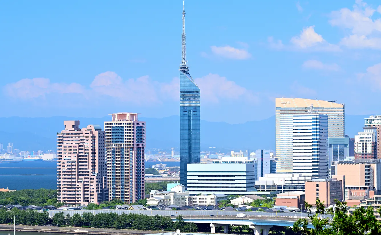 福岡タワ