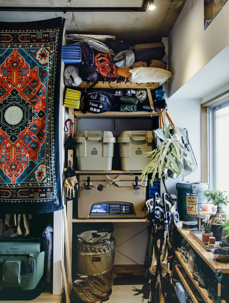 キャンパー憧れ！ギア部屋のある家4選。アウトドアファッションのGO OUT WEB