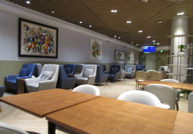 Shenzhen AirlineTransit visa free and a convenient capsule hotel atHanoi Noi Bai Airport. - YouTube