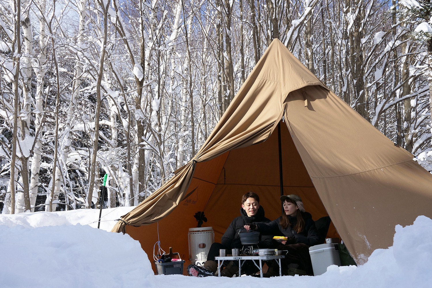 冬のソロキャンプ向き防寒テントおすすめ13選！夏用でもオールシーズン使える？キャンプ・アウトドア情報メディアhinata