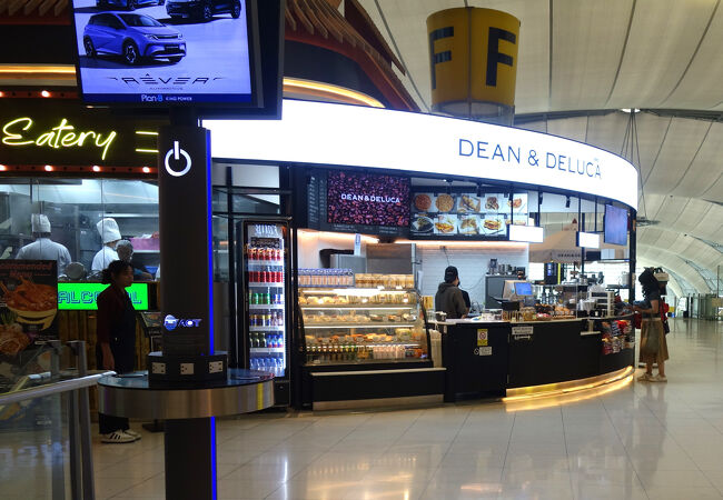 2023年 タイ・バンコクの玄関口、スワンナプーム国際空港のお土産売り場を紹介！地球の歩き方