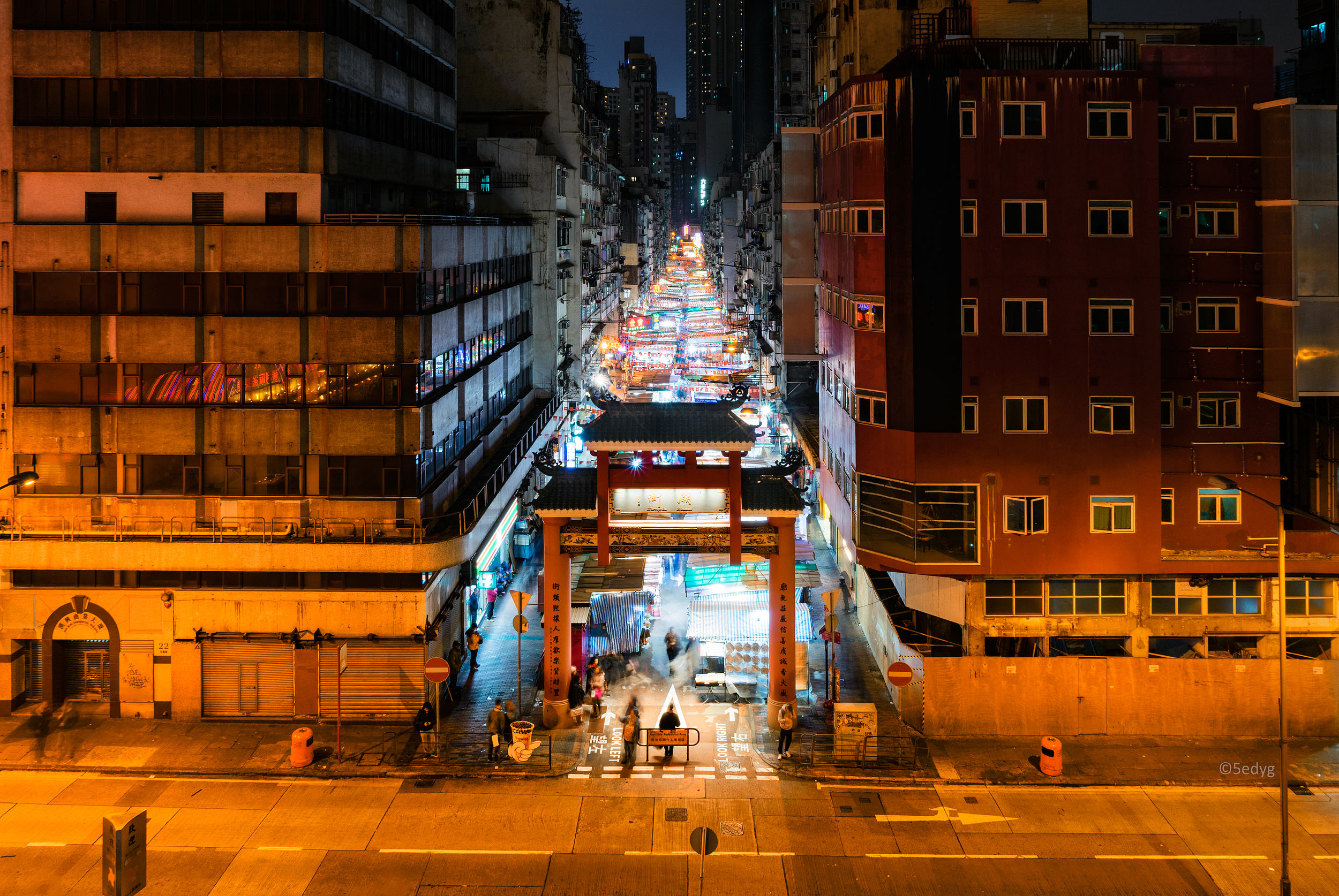 香港・マカオ予約ナイトマーケット散策とシンフォニー・オブ・ライツ鑑賞＜選べる夕食 日本語ガイド＞