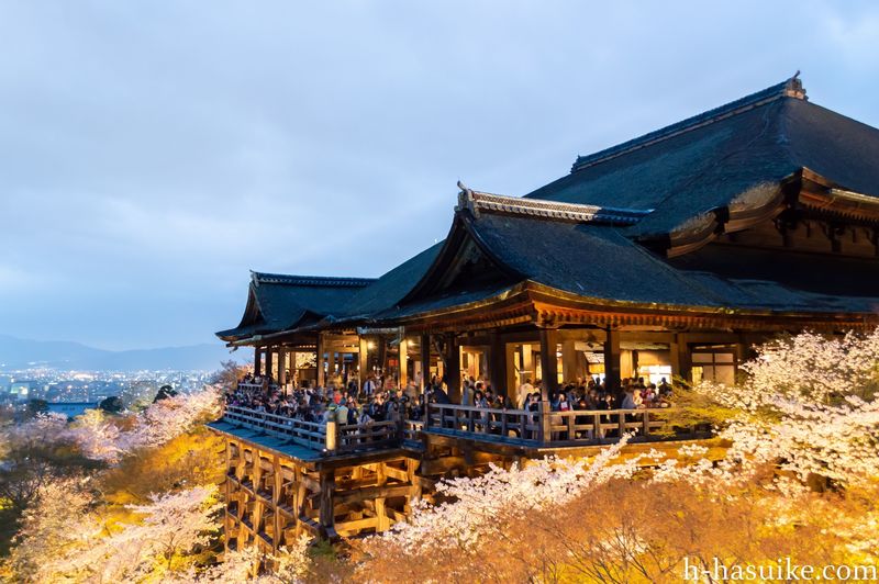 世界遺産 清水寺 の見どころに迫る！年間500万人以上が拝観する京都の人気観光スポットへのアクセスも合わせてチェックLeaf KYOTO
