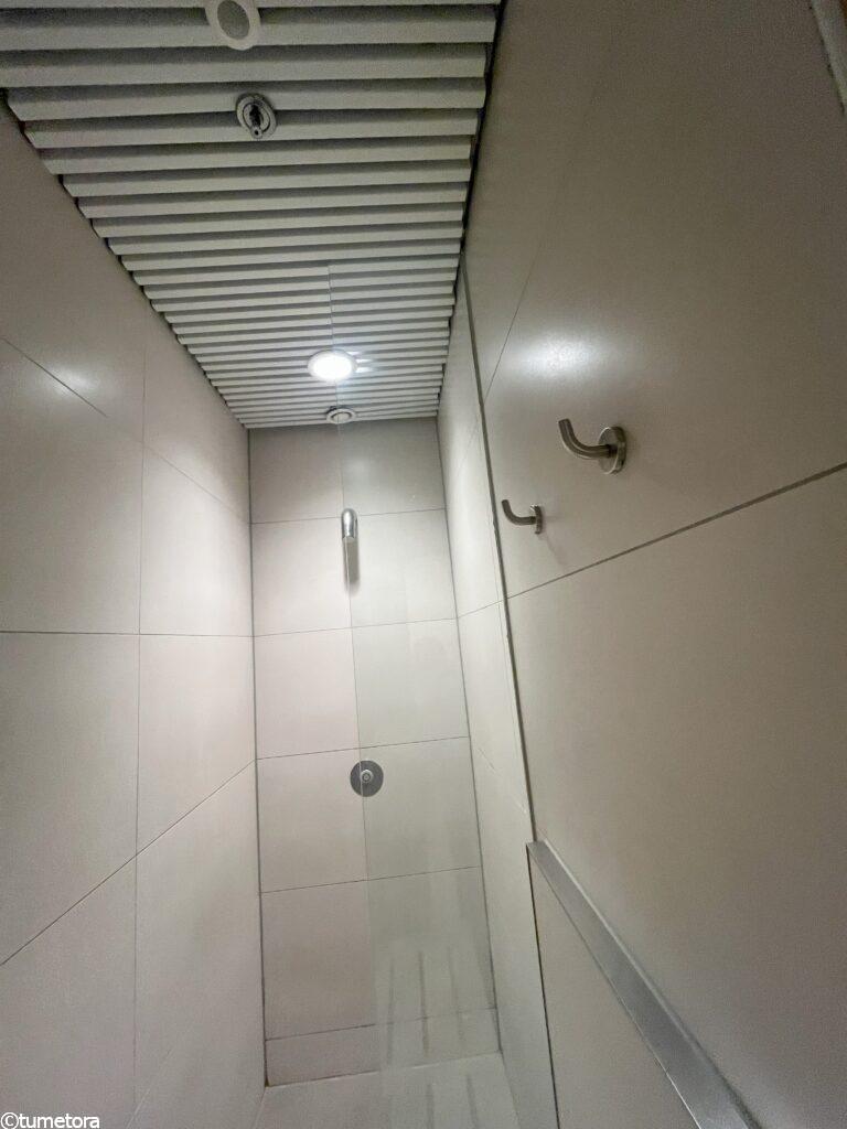 飛行場を一望できるシェラトンアムステルダムエアポートホテルのスイートルーム – Trip Paradise