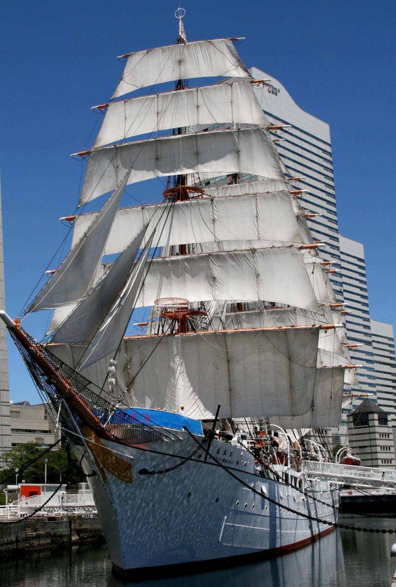 羽田空港に日の丸ジャンボが飛んできた。２機の政府専用機がVスポットに駐機