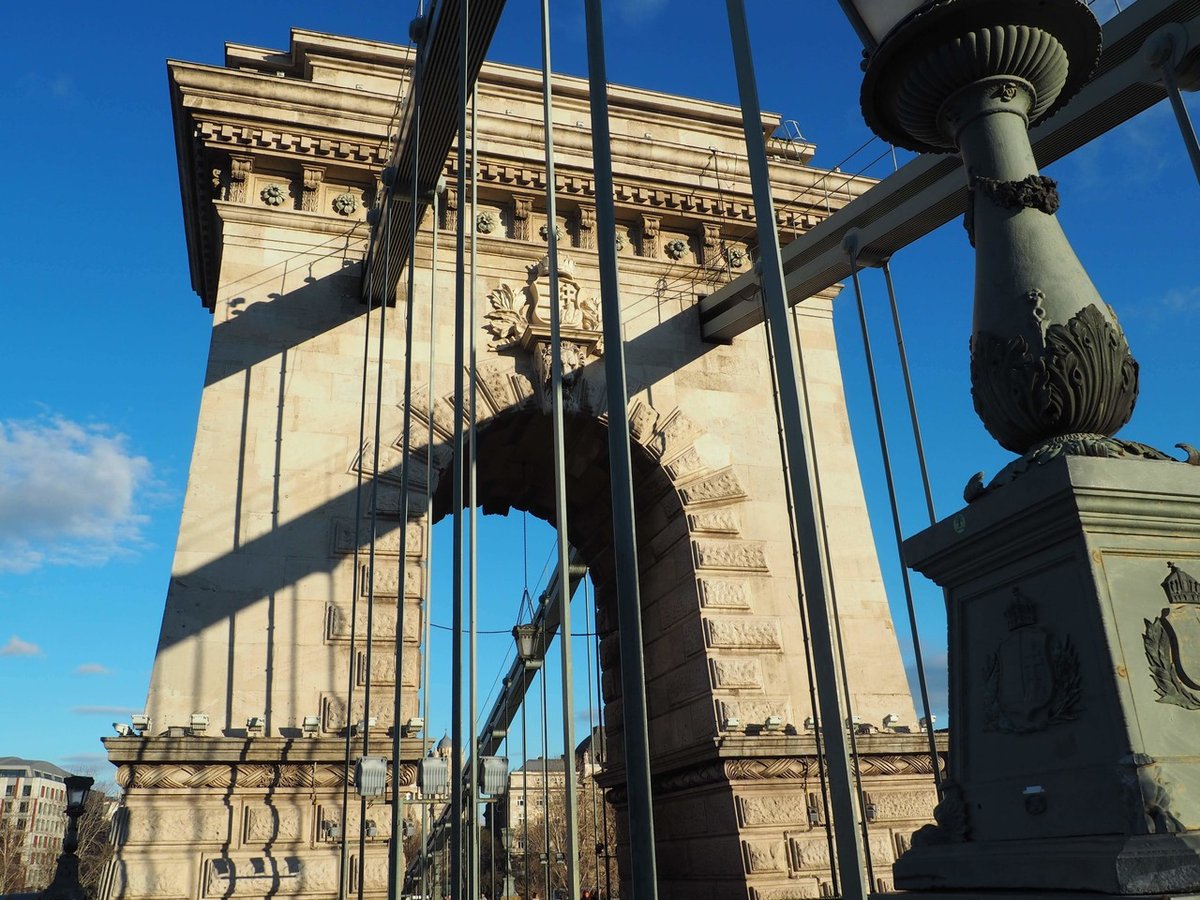 ハンガリーのブダペストのセーチェーニ鎖橋 - No: 24675376写真素材なら「写真AC」無料 フリー ダウンロードOK