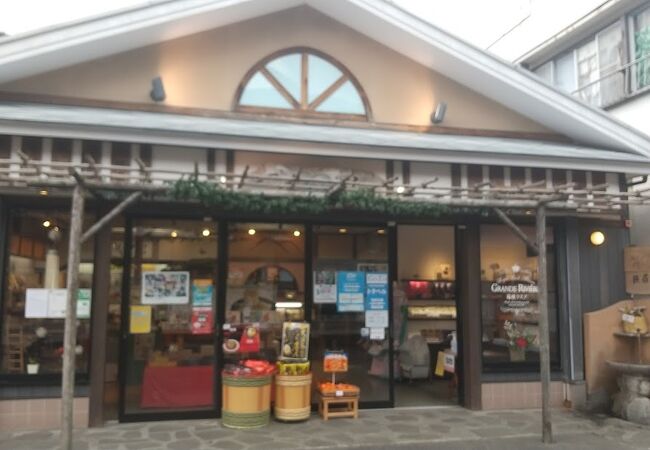 株式会社しいの食品＠箱根のうり坊 ココア＆ミルクバターサブレ - Ｍｒヘルの緩～い生活』by ヘルちゃん : 菊川商店きくかわしょうてん - 箱根湯本 和菓子食べログ