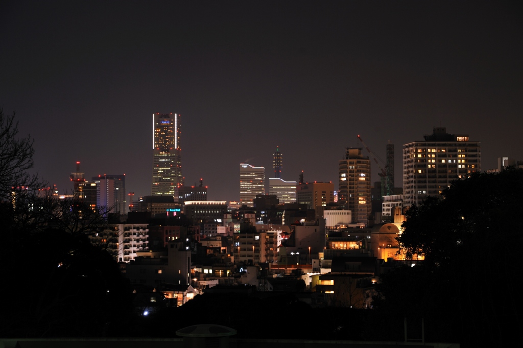 無機質な工場が放つ幻想的な光！川崎の工場夜景を見に行こう - Tabist Magazine