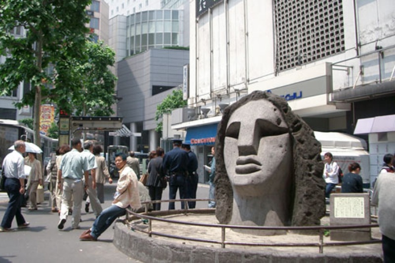 モヤイ像がお引っ越ししました区政情報渋谷区ポータル