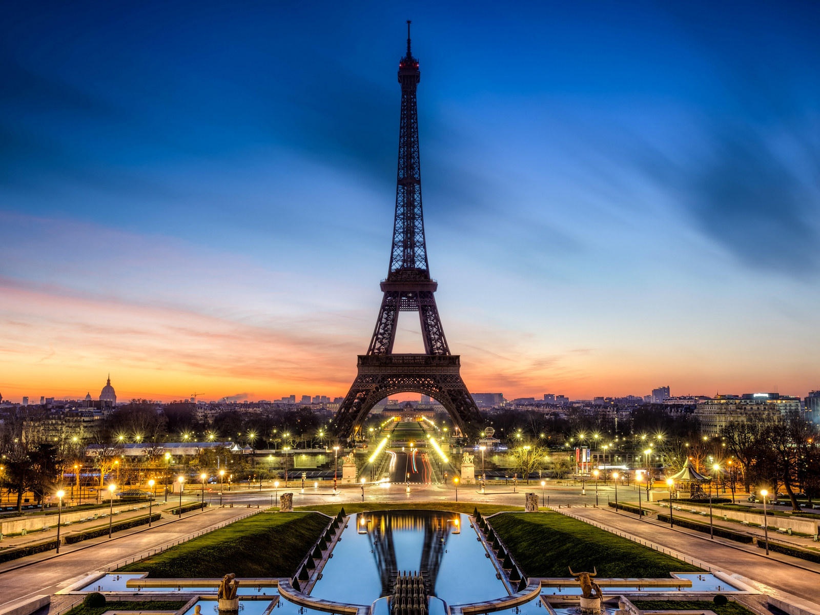 エッフェル塔の美しい夜景-撮影のHDの壁紙プレビュー10wallpaper.com