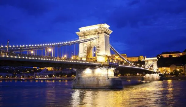 セーチェーニ鎖橋 セーチェーニクサリバシ とは？ 意味や使い方 - コトバンク