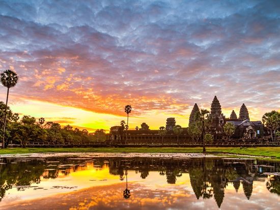「カンボジア国旗 CAMBODIA 」半袖Tシャツアンコールワット・カンボジア お土産i_cam16 : 幸服屋さん - 通販 -Yahoo!ショッピング