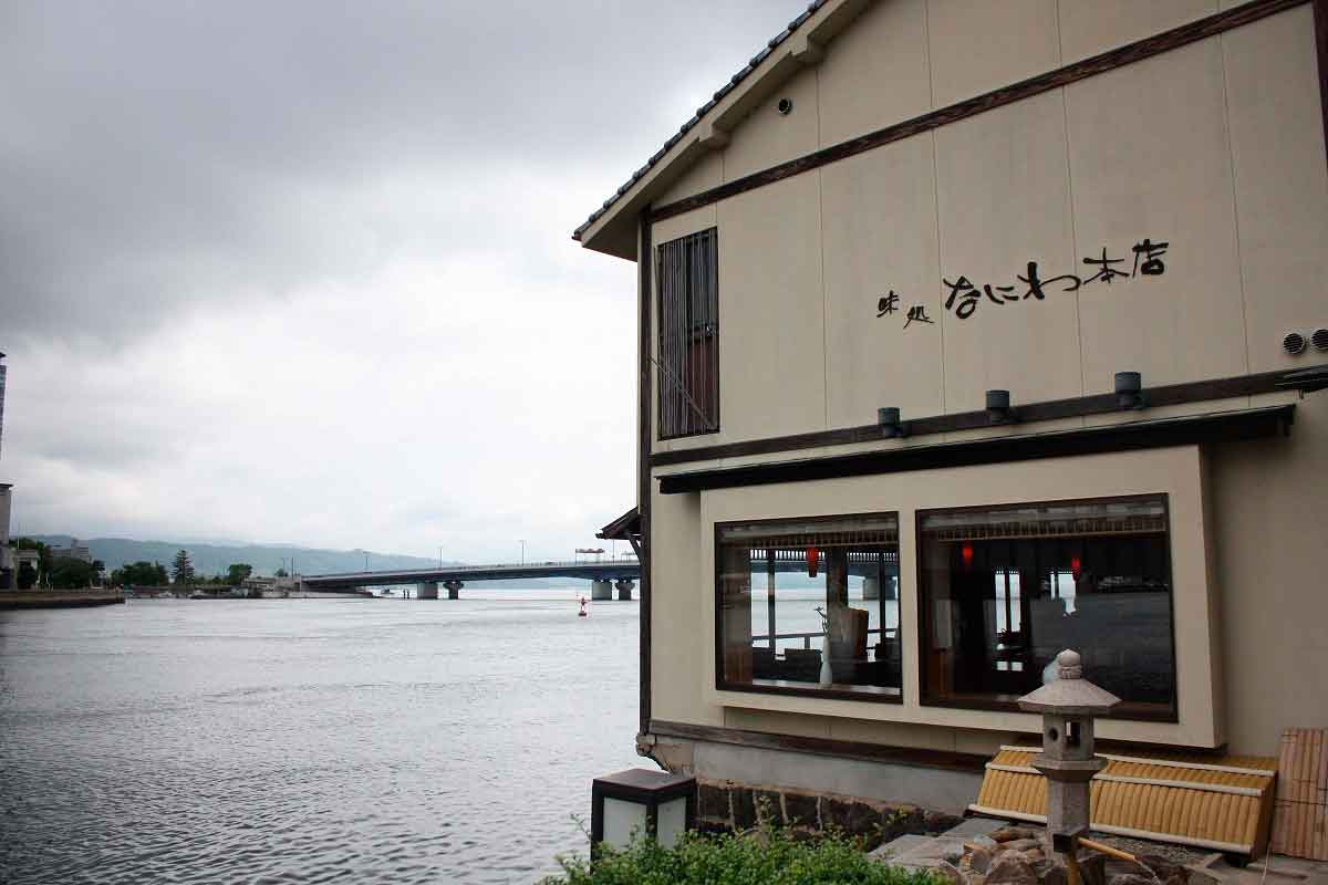 松江しんじ湖温泉 大橋館に宿泊。松江城、夜のお祭りに遭遇！ サイコロきっぷ前編