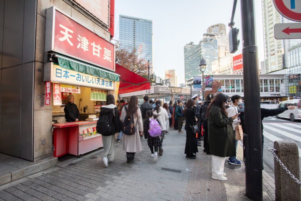 風くんの「Hachiko」のMVが渋谷で撮られてたなんて。, 何度も歩いた渋谷スクランブル交差点に,甘栗のお店があったなんて全く気づかなかった🌰, 甘栗のお店、お決まりのハチ公の写真撮ったり, メッシ目線を味わう為に「L'OCCITANECafe」から, 交差点を撮ってみた。, これから2ヶ月後風くんが２階建バスに乗って, 渋谷で「Hachiko」を歌うとは🎤想像もしていなかった