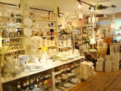 札幌で被らないギフトを選ぶならココ！大通にNEWオープンの雑貨屋さんがポップでおしゃれなアイテムの宝庫 - isuta イスタ-私の“好き”にウソをつかない