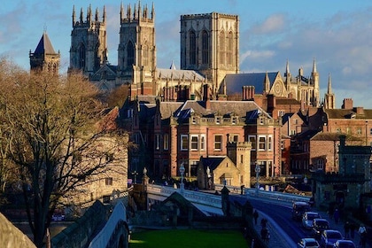 ヨーク ミンスター大聖堂イギリスの訪問方法と見どころ: 料金