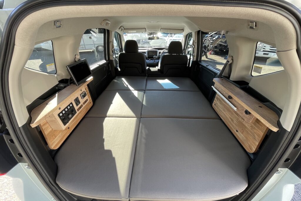 準備編 ドラマ「絶メシロード」と同じようにホンダ「フリード＋」で車中泊する旅に挑戦！ - 価格.comマガジン