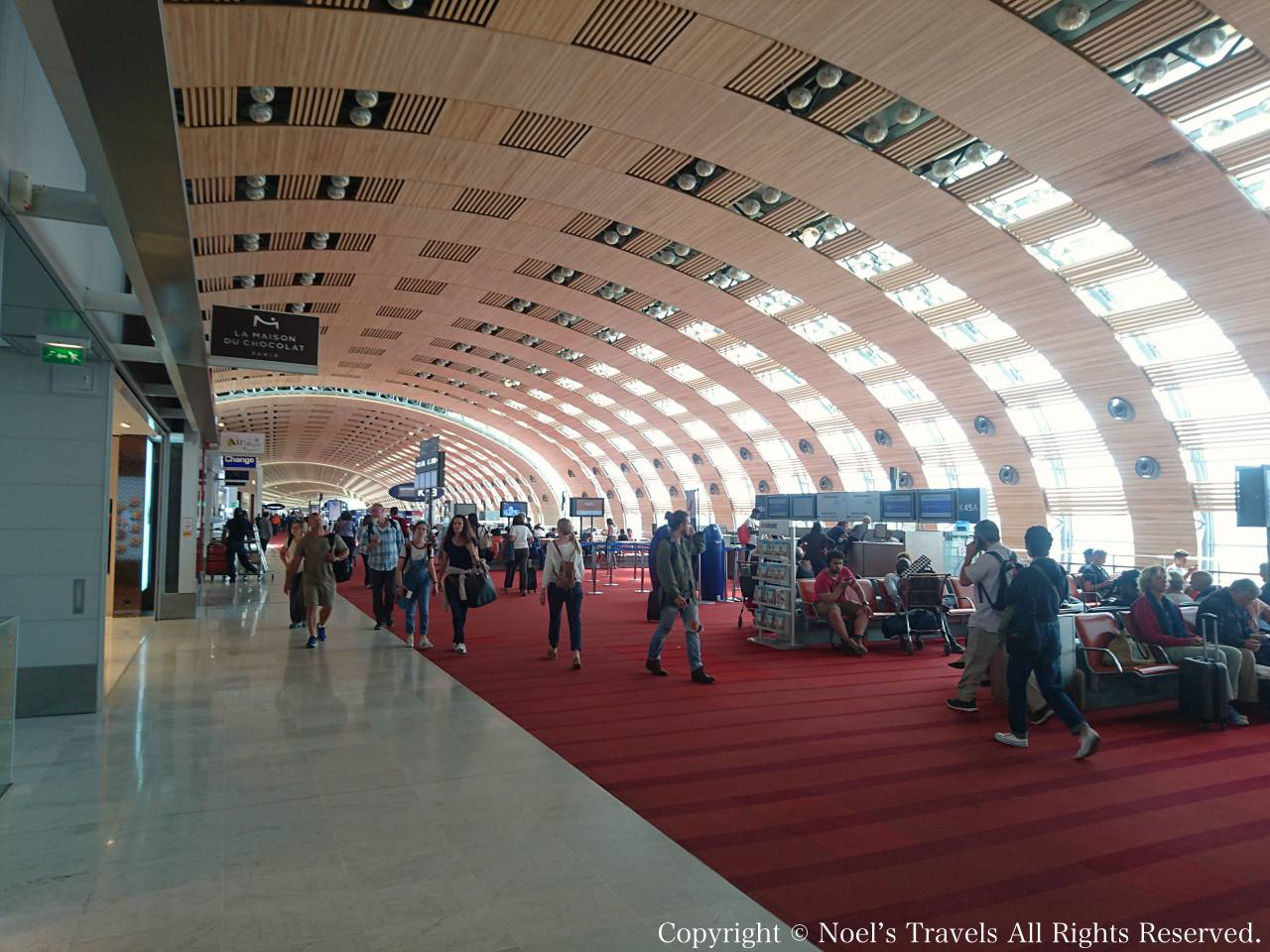 2025年最新版 シャルル・ド・ゴール空港免税店ガイド ルイ・ヴィトン・ディオール・エルメス等ブランドショップ情報パリ空港