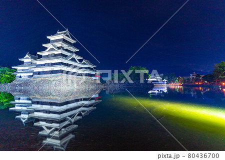 夜の松本城、写真で見るライトアップされた姿Trip Tip Go 旅のブログ