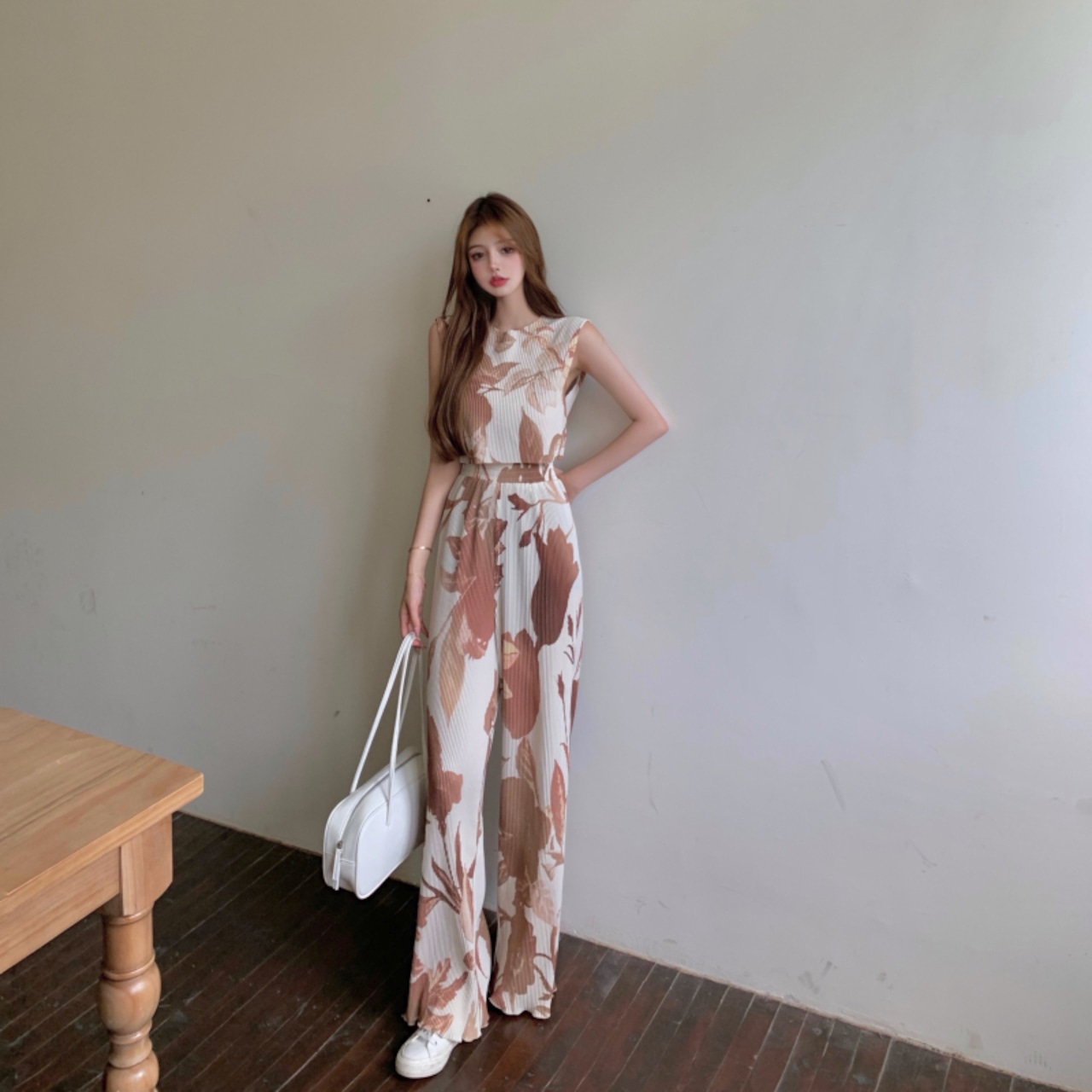 大人女子のためのリゾートコーデ！沖縄や海外のビーチ・街で映えるアイテム集LOUNGEDRESS ラウンジドレス のニュースPALCLOSET パルクローゼット- パルグループ公式ファッション通販サイト