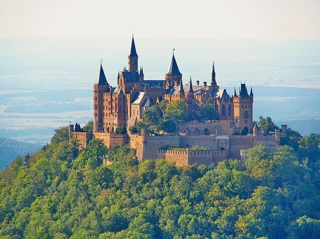 海外の反応 「鬼滅の刃 無限城編 第一章 猗窩座再来」予告編でまさかの英訳 英語解説