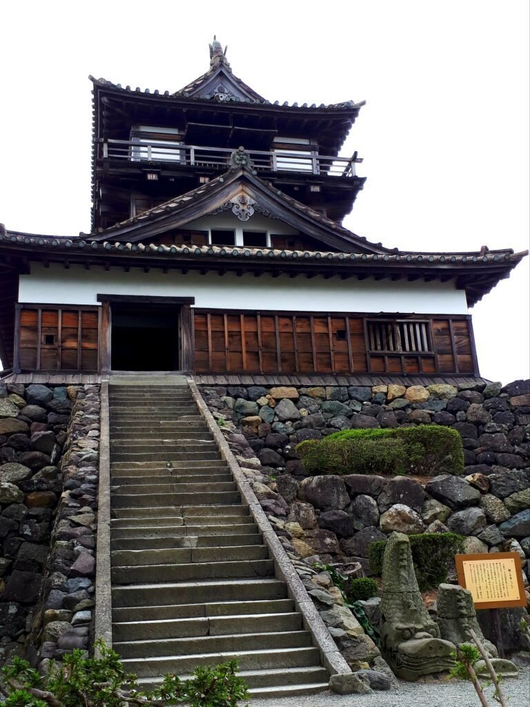 最古」陥落の丸岡城、国宝への意地 1 3ページ- 産経ニュース