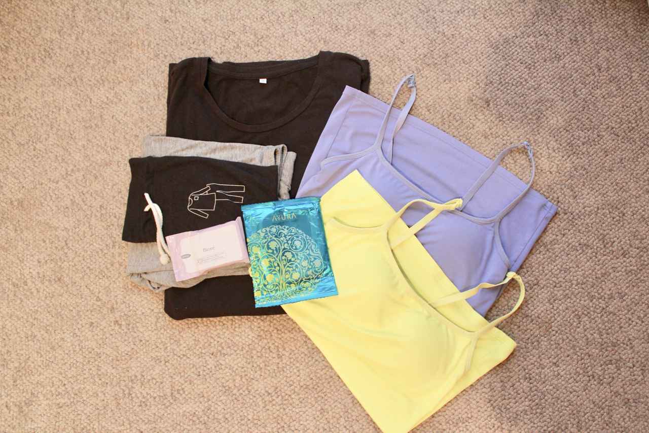 女子キャンプに最適な服装とは？おすすめコーデ12選 季節別ランドネ