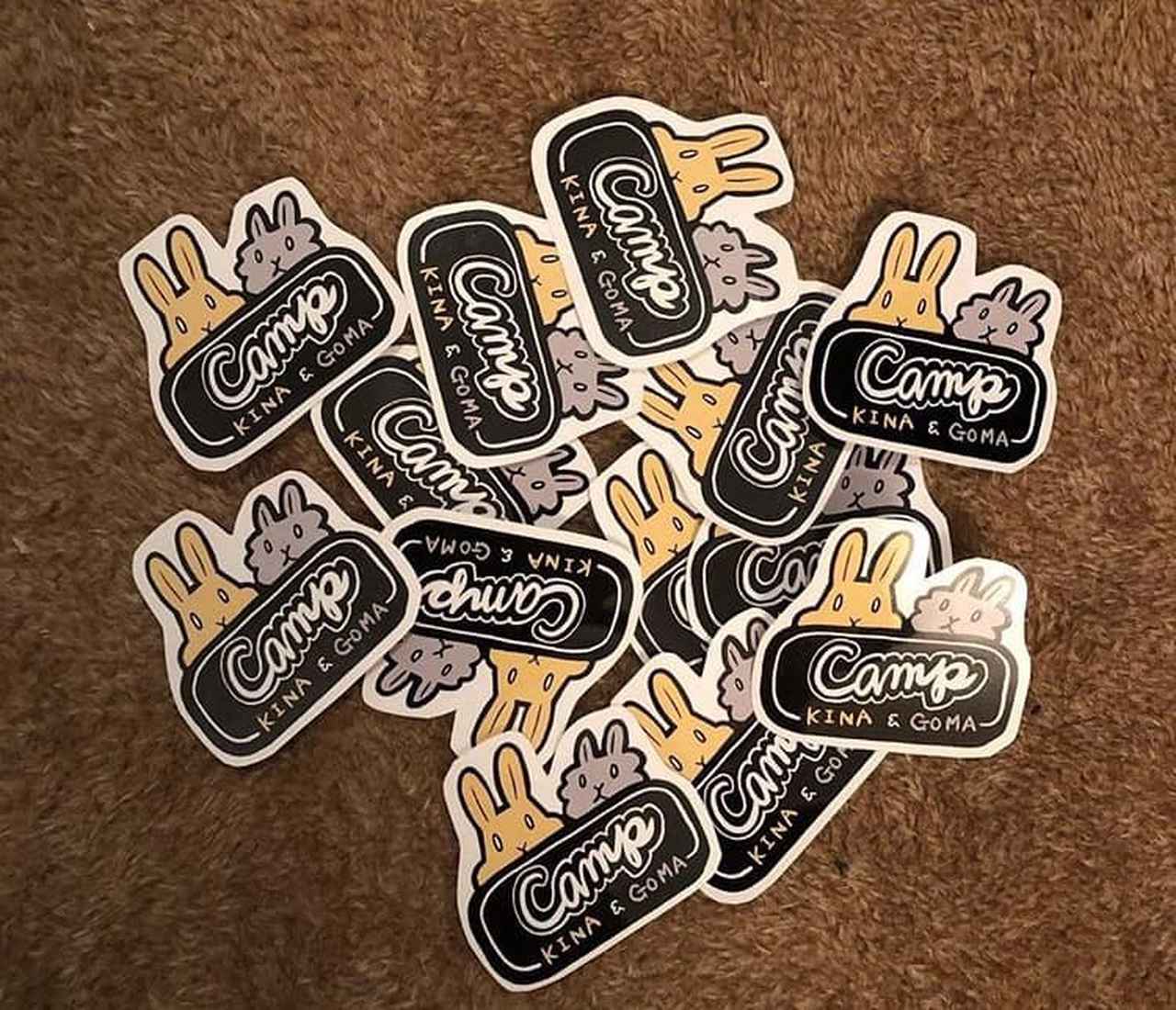 キャンプを楽しむ人のロゴ ロゴタンク 企業・店舗ロゴ・シンボルマーク格安作成販売